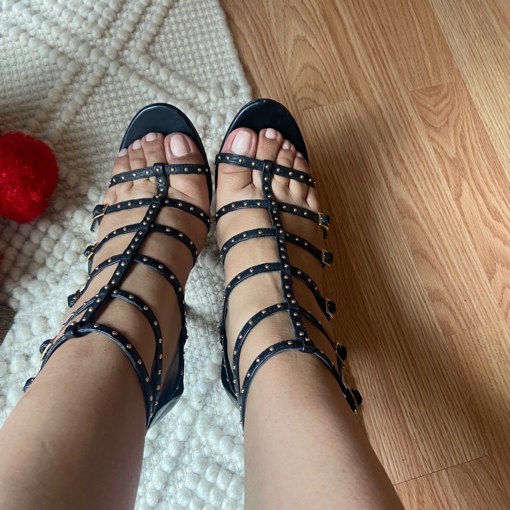 COPY - Vince Camuto gladiator heeled sandals . Size 7 - Picture 7 of 8